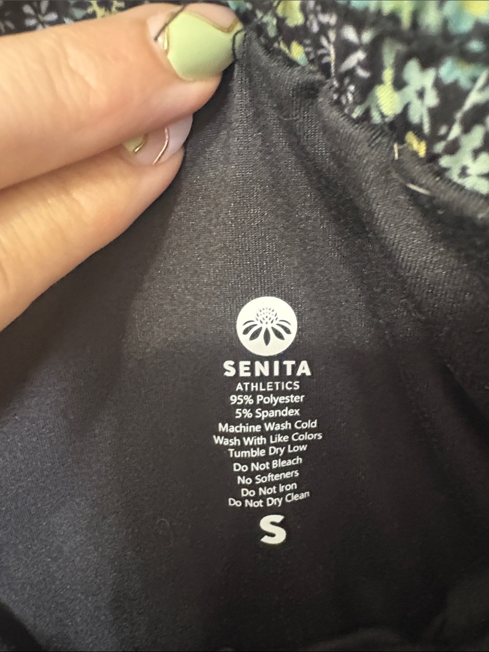 Senita Athletics Black Floral Athletic Short Set - Picture 5 of 8